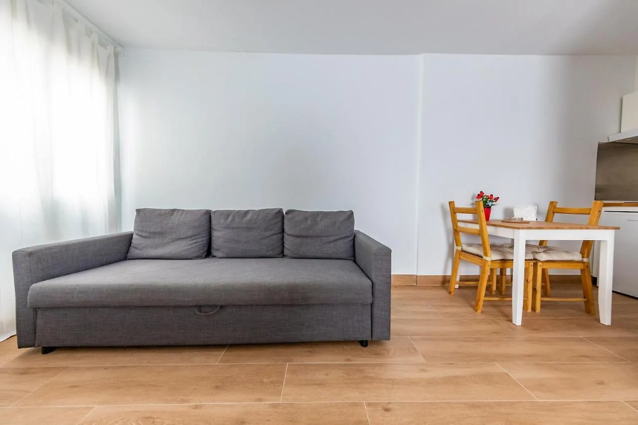 Fun Building Studios By Homeabout Málaga Lejlighed