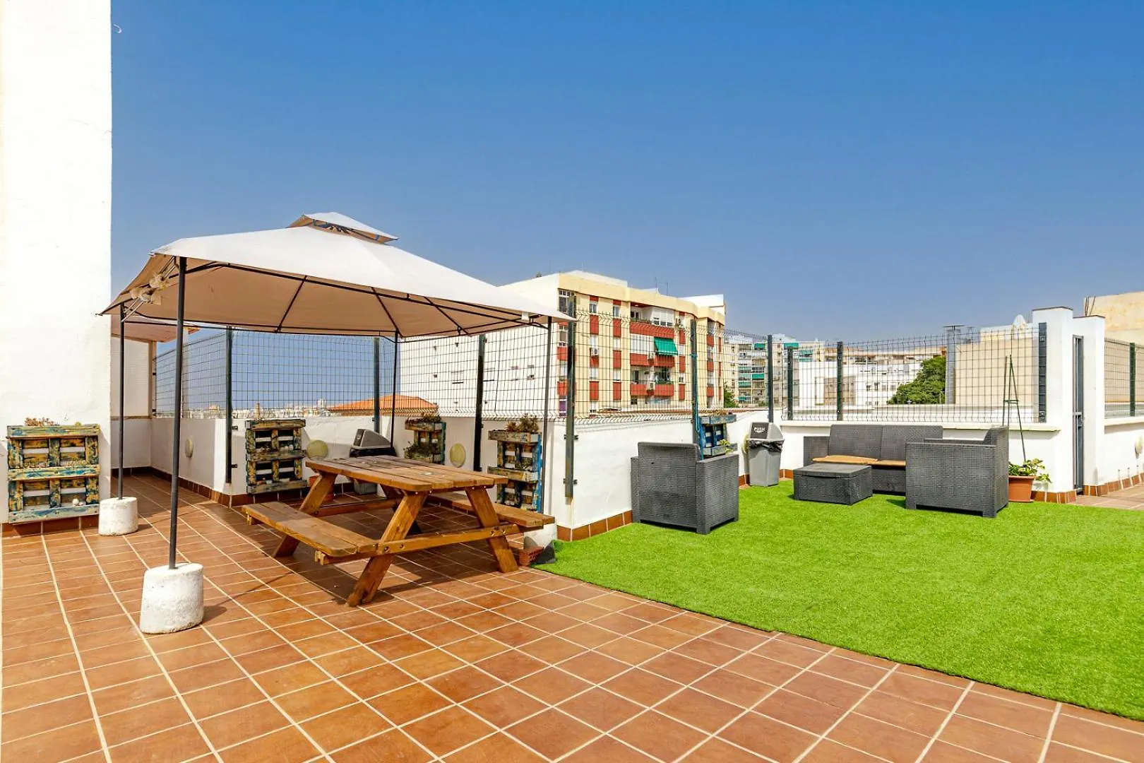 Fun Building Studios By Homeabout Malaga Apartment